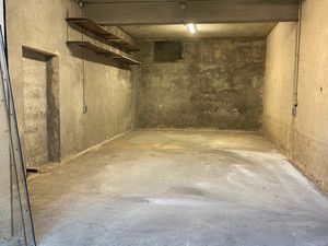 Local 65m² à MOUGINS