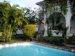 Loue F2 - Les Trois Ilets - 750