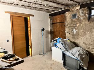 Location grand garage centre ville historique