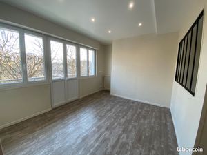 F2 50m2 Tram quai de juillet