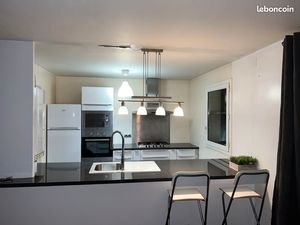 F2 meublé 53 59 m² – Lumineux – 2 places Parking - Balcon - Proche Tram T9 & RER C - A86 à