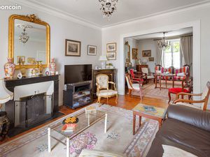 Maison 8 pièces 201 m²