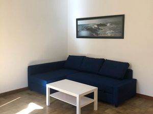 Appartement au premier étage  proche lycée Monge avec cuisine séparée  3ch  salon  wc et s