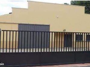 Box de stockage à Saint Justin 40240 sous vidéo surveillance et alarme ; accès 24/24 dans 