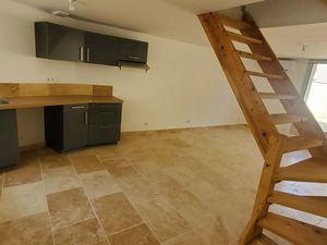 Maison avec cour- 3 pièces