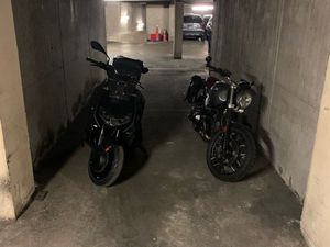 Parking Moto (Boulogne Nord: Notre Dame / Escudier)