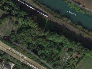 Terrain 1489 m² Épernay