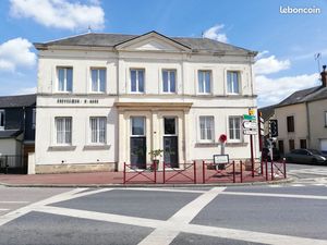 Ancien relais de poste à Crèvecoeur en Auge  5 chambres  200m²