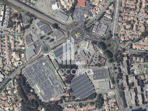 Local commercial 1 200 m²
