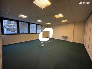 Bureau 380 m²