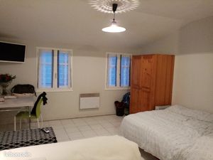 Studio 3ème étage meublé hypercentre au pont Vieux