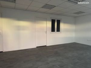 Local 269 m² Coquelles