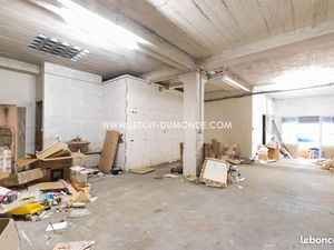 Parking/box 3 pièces 79 m²