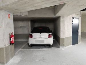 Place du parking au sous-sol Aubervilliers