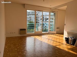 2 Pieces 33m2 Capuche Parking Sous sol