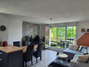 F3 69m2 avec garage motorisé attenant au logement  balcon exposé sud  2min à pied du troll