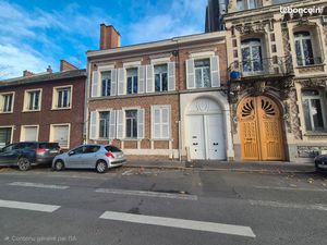 Amiens centre ville à 2 minutes à pieds dans une charmante maison bourgeoises un apparteme