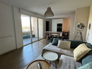 T5 cosy – terrasse – vue jardin des angéliques & garonne – parking – tram a – batcub – dar