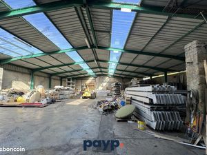 Local industriel 2 000 m²