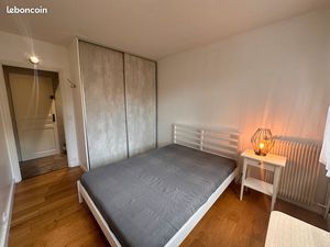 1 chambre avec salle d'eau privée disponible dans résidence calme et sécurisée