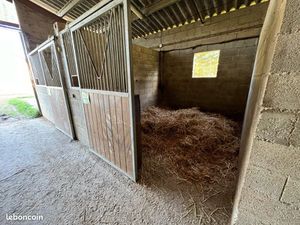 Écurie avec terrain constructible