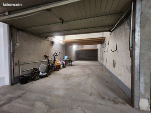 Garage double à louer – Centre-ville – Résidence sécurisée