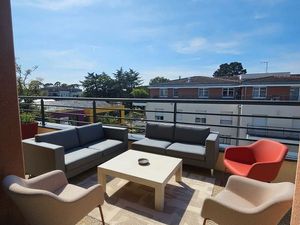 Dernier etage: t1 avec balcon