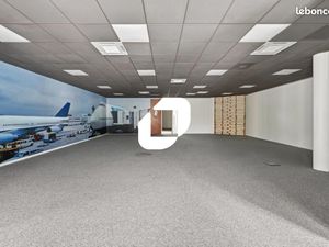 Bureaux 978 m²