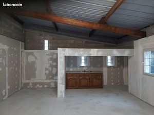 Box dépôt local hangar garage 42m2 Amiens