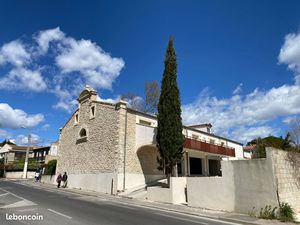 Grand studio mezzanine 45 m2 avec parking  rue des Chasseurs  MONTPELLIER  800 CC
