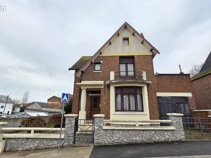 Maison individuelle pleine de charme à rénover située à Fourmies