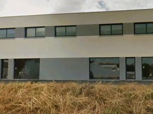 Local 85 m² artigues pres bordeaux