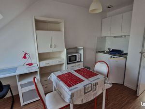 Studio meublé  lumieux et confortable