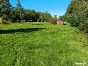 Vend terrain 1652 m2 dont 812 constructible