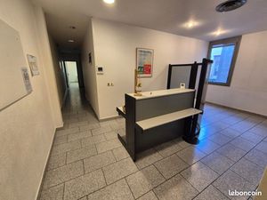 3 Bureaux à louer 500