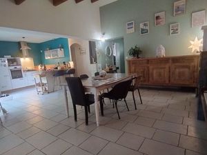 Maison familiale 4 chambres avec jardin