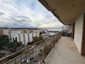 F4 à rénover Avenue Maréchal Juin