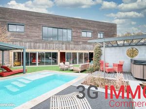 Local commercial 900 m²