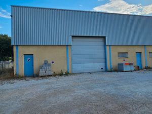 Local commercial polygone nord 216m2