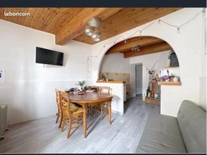 Maison de village sur deux étages