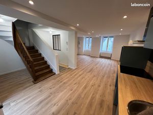 Maison mitoyenne centre de Damigny DPE C refaite à NEUF