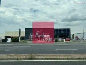 Local commercial 940 m²