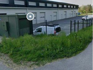 ? À LOUER – LOCAL COMMERCIAL / ARTISANAL – 78 m² – GRANDE HAUTEUR