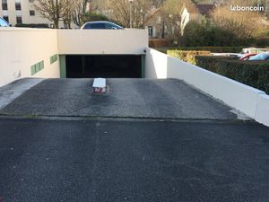 Place de parking sous-sol résidence sécurisée