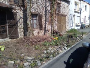 Maison en pierres avec jardin de 1000 m2 à rénover