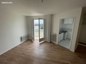 Studio proche gare Chantilly  calme