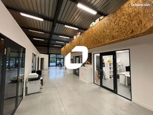 Local d'activité 245 m²