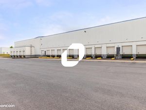 Local industriel 5 449 m²