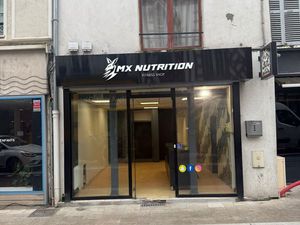 Local commercial emplacement numéro 1 centre-ville Meulan-en-Yvelines