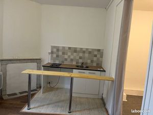 Sens  ctre ville gare  Studio refait à neuf